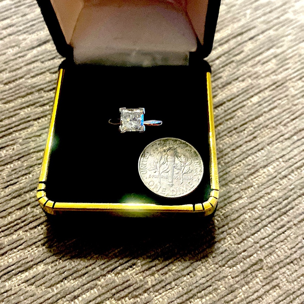 2 carat diamond ring, solitary white gold, size 8